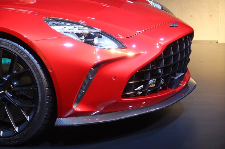 アストンマーティン・ヴァンテージ（フロントまわり）