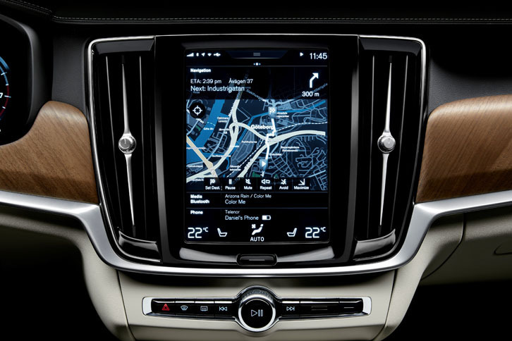 「ボルボV90」のインテリア。