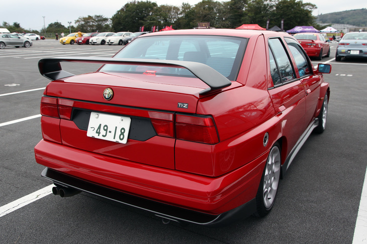 「155TIZ」。アルファ・ロメオがフィアット傘下となり、フィアットやランチアとプラットフォームを共有するFFベルリーナとして1992年に登場した「155」に、ザガートが手を加えたスペシャル仕様。