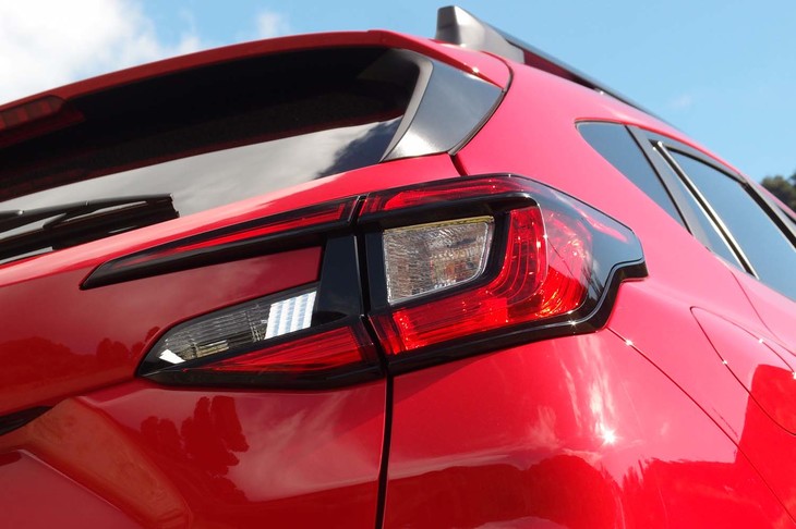 スバル・クロストレック（リアコンビランプ）