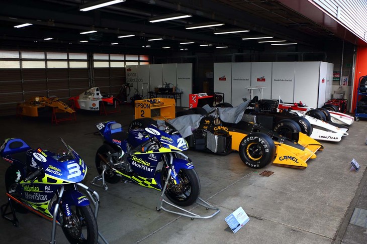 レジェンドマシンも展示。F1マシンでは、「ホンダRA301」「ロータス・ホンダ100T」「マクラーレン・ホンダMP4/6」などが飾られた。デモランも実施されたが、ロータス・ホンダ100Tの走行が中止となってしまったのが残念。