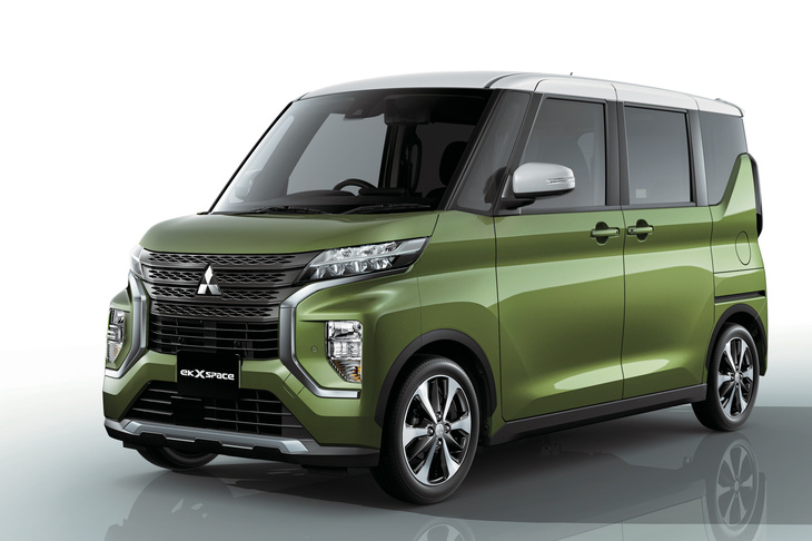 皆さんご存じのとおり、「デリカミニ」の実態は、「eKクロス スペース」（写真）のスキンチェンジモデルである。