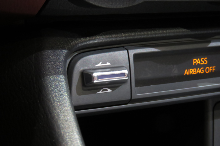 MX-5 RF（日本名：ロードスターRF）