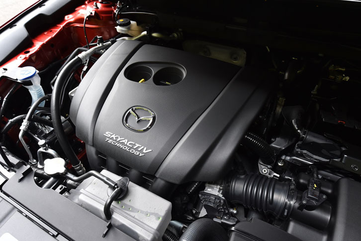 155psを生み出す2リッター直4自然吸気ガソリンエンジン。JC08モード燃費は16.0km/リッター。