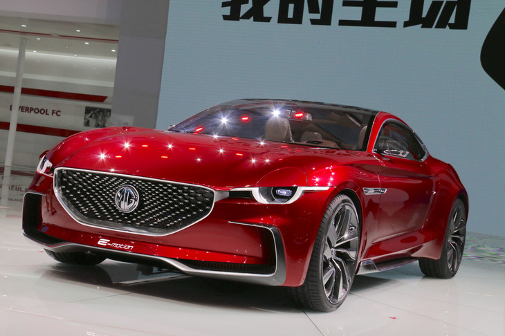 2017年の上海モーターショーで公開した「Eモーションコンセプト」。欧州のカーデザイン専門メディアは、そのダイナミックな造形を驚きとともに伝えた。