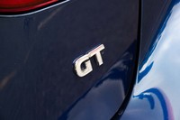 グレード構成はガソリン、ハイブリッド共通の「GT」「GT Type P」「GT Type SP」に加えて、ガソリンにはさらに高性能モデル「400R」もラインナップされる。テスト車はガソリンモデルのGT Type Pだった。