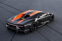 「シロン スーパースポーツ300＋」のボディーは、超高速域での空力性能を最適化すべく、ベースとなった「シロン」に対して“ロングテール”化されている。