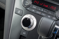 三菱デリカD：5 P（4WD/8AT）【試乗記】の画像