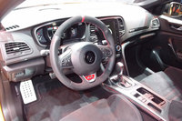 「ルノー・メガーヌR.S.」のインテリア。