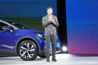 陸上100m走の日本記録保持者である山縣亮太選手が登場。「ID.4」は広いので練習道具をたくさん積めると語っていた。