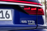 新型のグレード名には、パワートレインの出力に応じた2桁の数字が用いられている。「55」とは最高出力が328～368psであることを示す。