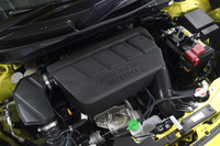 最高出力140PS、最大トルク230N・mを発生する1.4リッター直4ターボエンジン。今回の試乗車は車両本体価格201万7400円の6段MT車だったが、同208万8900円の6段AT車もラインナップしている。