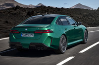 新型「BMW M5」が国内デビュー　Mハイブリッドシステムは最高出力727PS／最大トルク1000N・mを発生の画像
