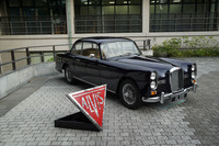 「アルヴィスTE21」。同社は、乗用車生産を終えてからも、過去に生産していたクルマの部品供給は継続しており、クルマの生産図面もすべて保存しているのが強みだ。