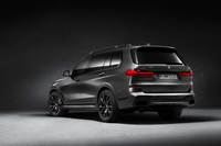 外装色は「BMWインディビジュアル」の「フローズンアークティックグレー」と呼ばれるもの。