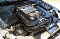 4リッターV8直噴ツインターボエンジン。
    