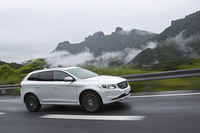 「ボルボXC60 T5 SE」
    