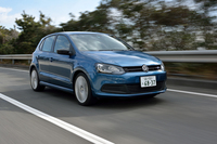 「フォルクスワーゲン・ポロ ブルーGT」
    