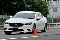 緊急回避シーンでもライントレース性だけでなく、安定性も高まっていることが確認できた。