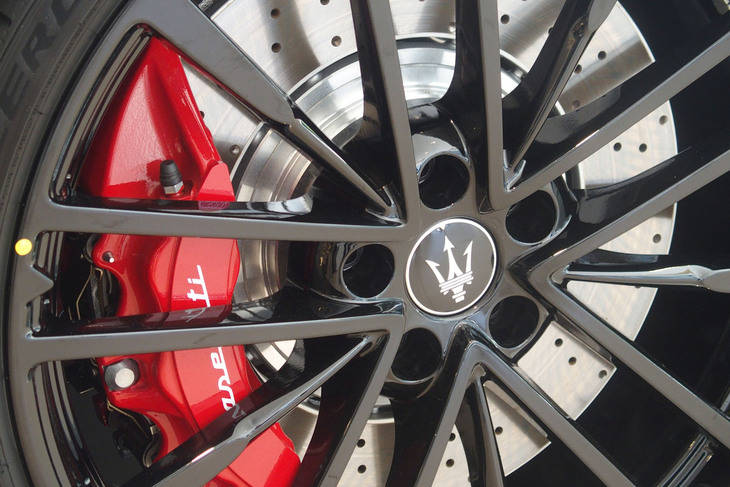 マセラティ・グラントゥーリズモ トロフェオ（フロントブレーキ）