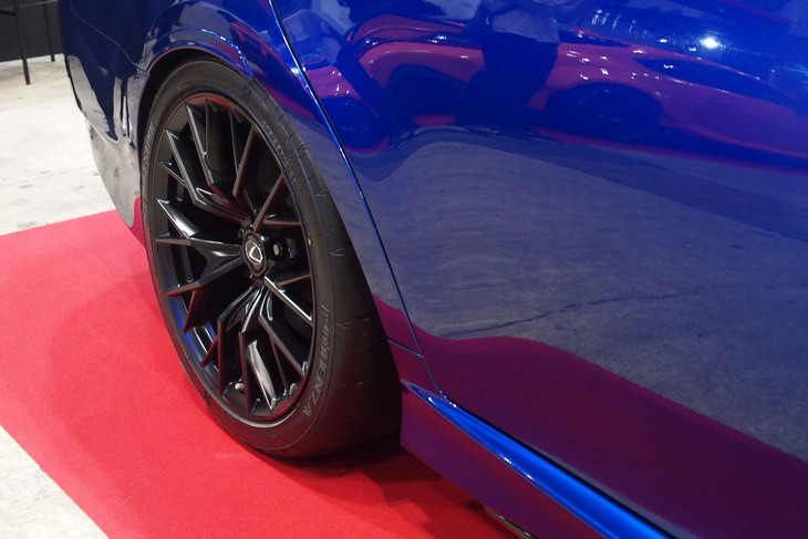 TOM’S GS F produced by Kazuki Nakajima（タイヤ＆ホイール）