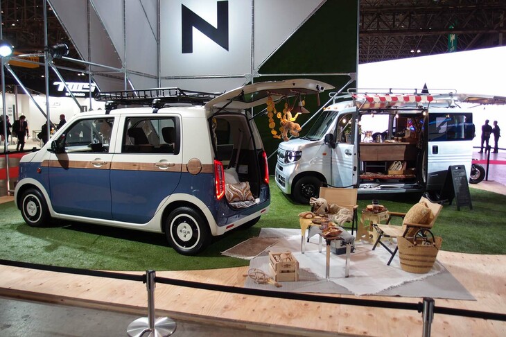 「ホンダN-WGNピクニック」（写真左）と「N-VANカスタム 3rd Place VAN」（同右）。