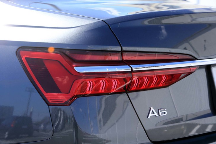 アウディA6セダン55 TFSIクワトロ