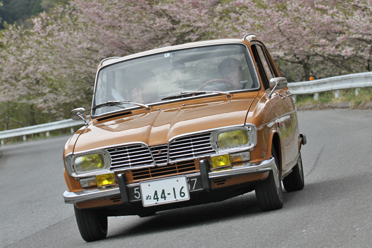 筆者にとって今回のハイライトだった1969年「ルノー16TS」。1965年にデビューした「16」は、5ドアハッチバックのはしりとなるモデル。16TSはゴルディーニによりクロスフロー化された1.6リッターOHVエンジンを積んだ高性能版である。