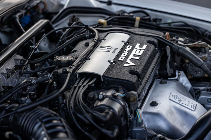 5代目「プレリュード」の高性能モデル「SiR」は、最高出力200PS、最大トルク219N・mを発生する2.2リッター直4 DOHCエンジンを搭載。