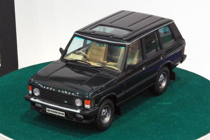 アオシマの1/24「レンジローバー クラシック'92」。往年のキットのクリア部品の金型を作り直し、20年ぶりに商品化。2019年12月発売予定で価格は3800円。