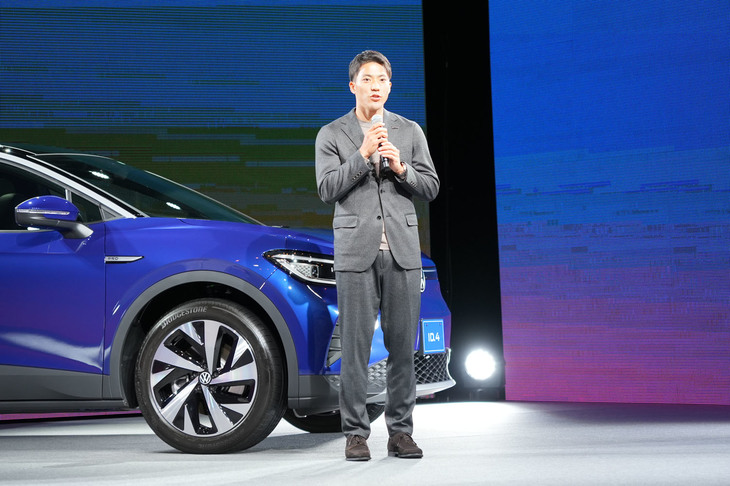 陸上100m走の日本記録保持者である山縣亮太選手が登場。「ID.4」は広いので練習道具をたくさん積めると語っていた。