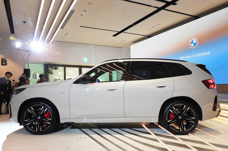 BMW X3 M50 xDrive（サイド）