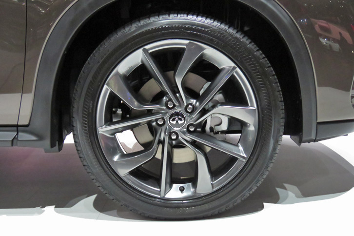 インフィニティQX50