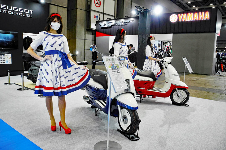 プジョー・モトシクルの展示エリアの様子。