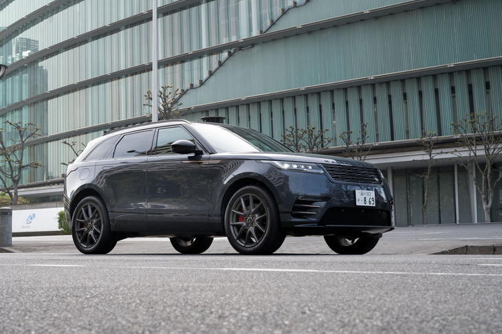 2017年に「第4のレンジローバー」として登場した「ヴェラール」。今回は2024モデルイヤーで追加設定されたプラグインハイブリッド車に試乗した。