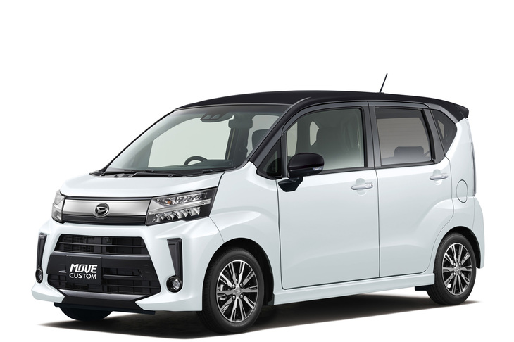 6代目にあたる先代「ムーヴ」（写真）は2014年に登場。2023年7月まで販売された。7代目となる最新型では初代からの伝統であるカスタムモデルを廃止し、車種体系を一本化。ラインナップは自然吸気エンジン搭載車が3グレード、ターボエンジン搭載車が1グレードのシンプルな構成となっている。