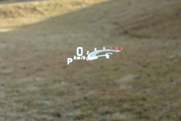 スズキ・スペーシア ハイブリッドX（ヘッドアップディスプレイ）