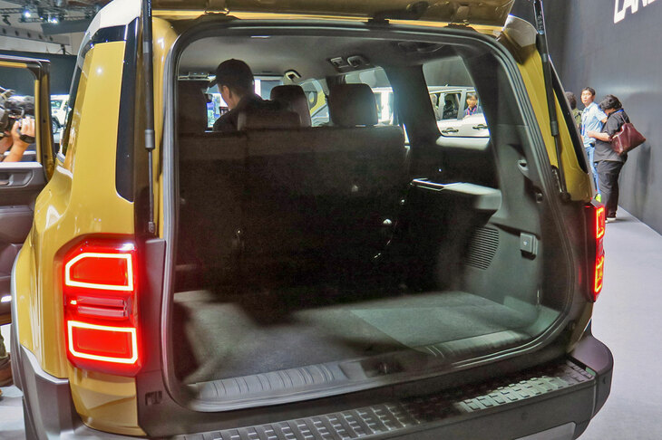 トヨタ・ランドクルーザー“250”（ラゲッジスペース）