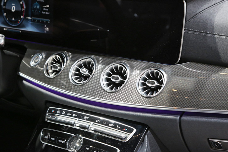 メルセデス・ベンツE400 4MATICクーペ