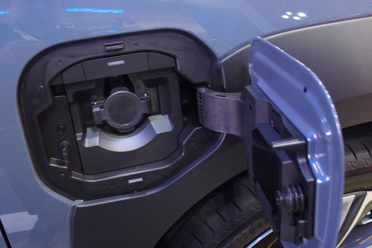 スバル・ソルテラET-HS