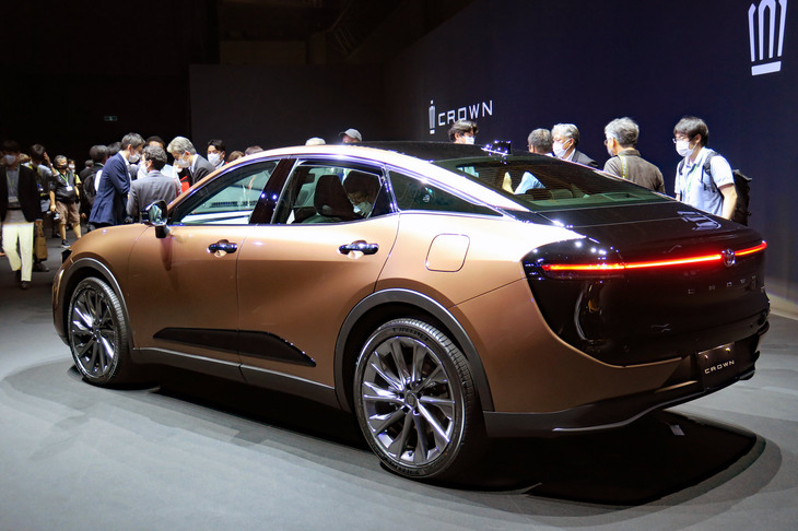 トヨタ・クラウン クロスオーバー（エクステリア）