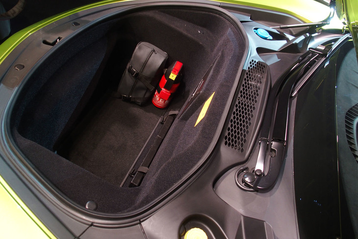 マクラーレン・アルトゥーラ（荷室）