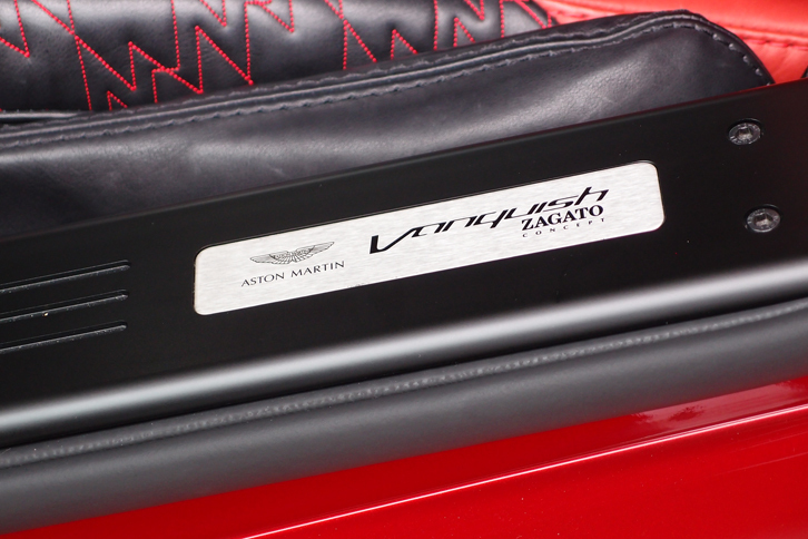 ヴァンキッシュ ザガート（サイドシルのプレート）