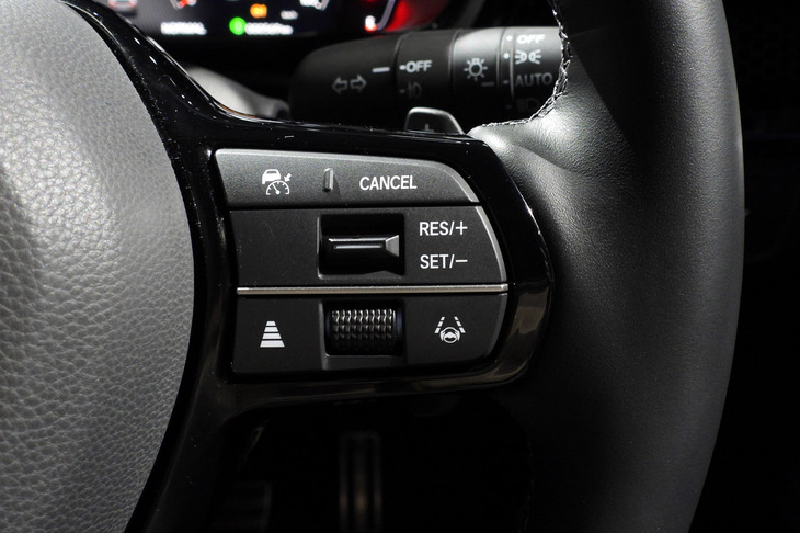 ホンダCR-V e：HEV RSブラックエディション（ステアリングスイッチ）