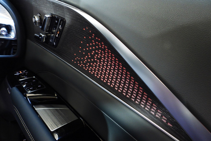 キャデラック・リリック（レーザーエッチングバックライト）