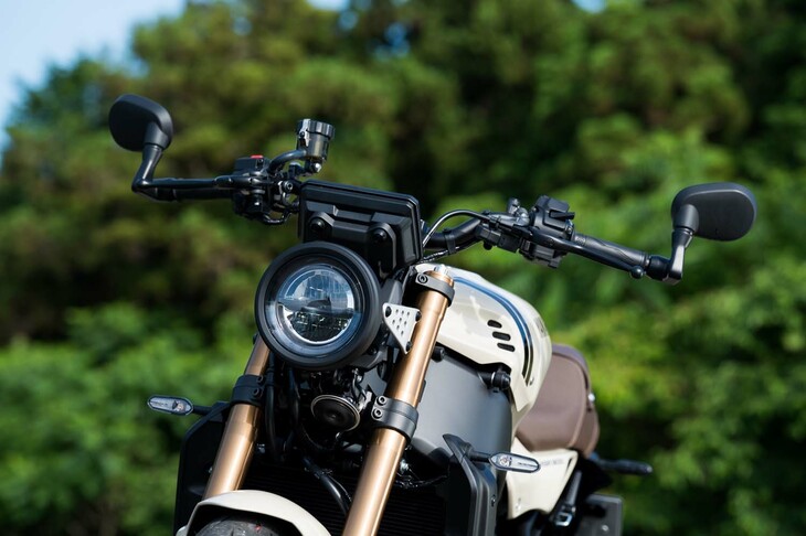 ヤマハXSR900 ABS（日本限定カラー）