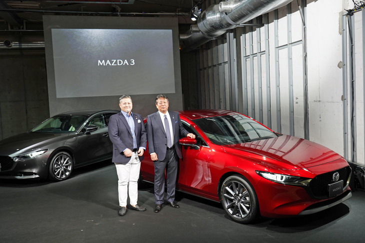 「アクセラ」から「マツダ3」への車名変更について両氏の口からは語られなかったが、マツダの広報氏によれば「テレビコマーシャルなどで浸透させていきたい」とのこと。