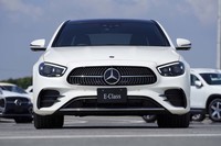 フロントデザインは“最新世代のメルセデス顔”に改められた。