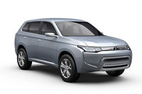 三菱、プラグインハイブリッドSUVを出展