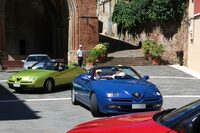 昼前、シエナ旧市街に参加車10台が到着。